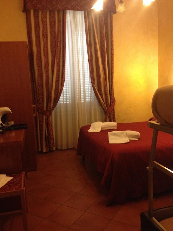 Roma Termini Inn Phòng bức ảnh