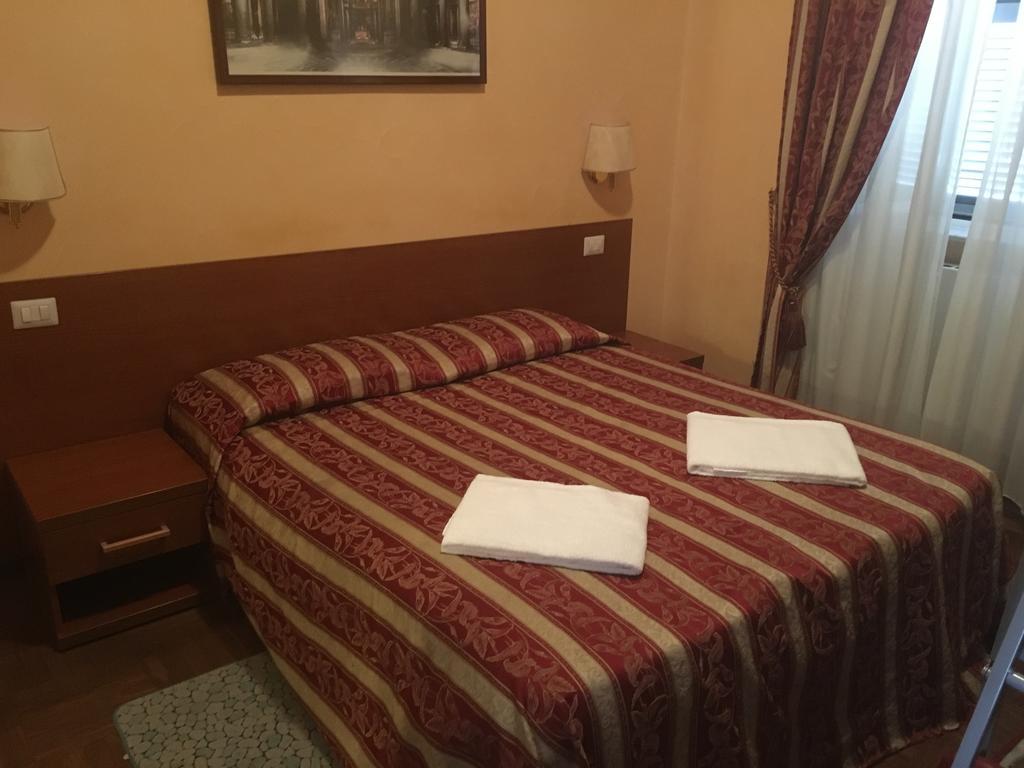 Roma Termini Inn Ngoại thất bức ảnh